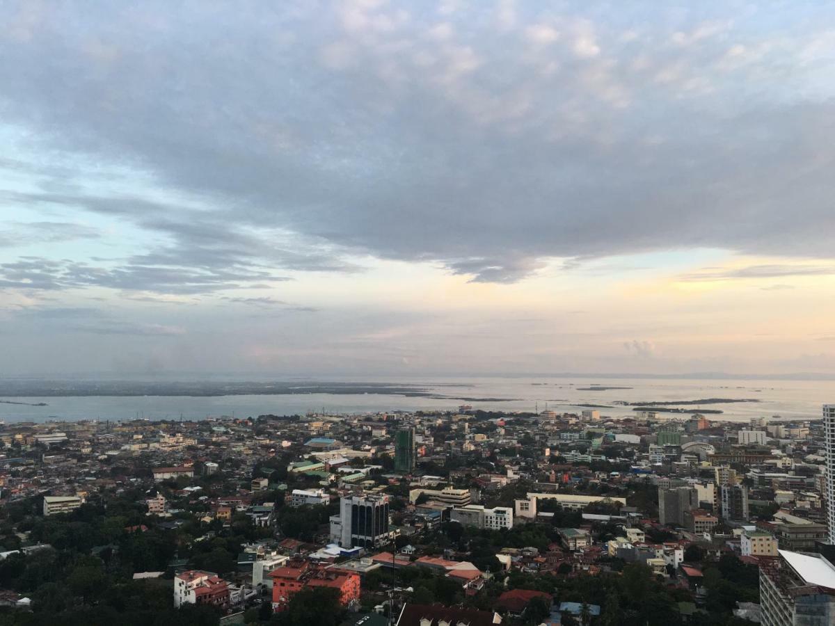 Horizons 101 - Panoramic View By St. Therese Cebu Extérieur photo